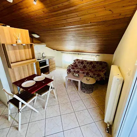 Daire Castle View Attic *